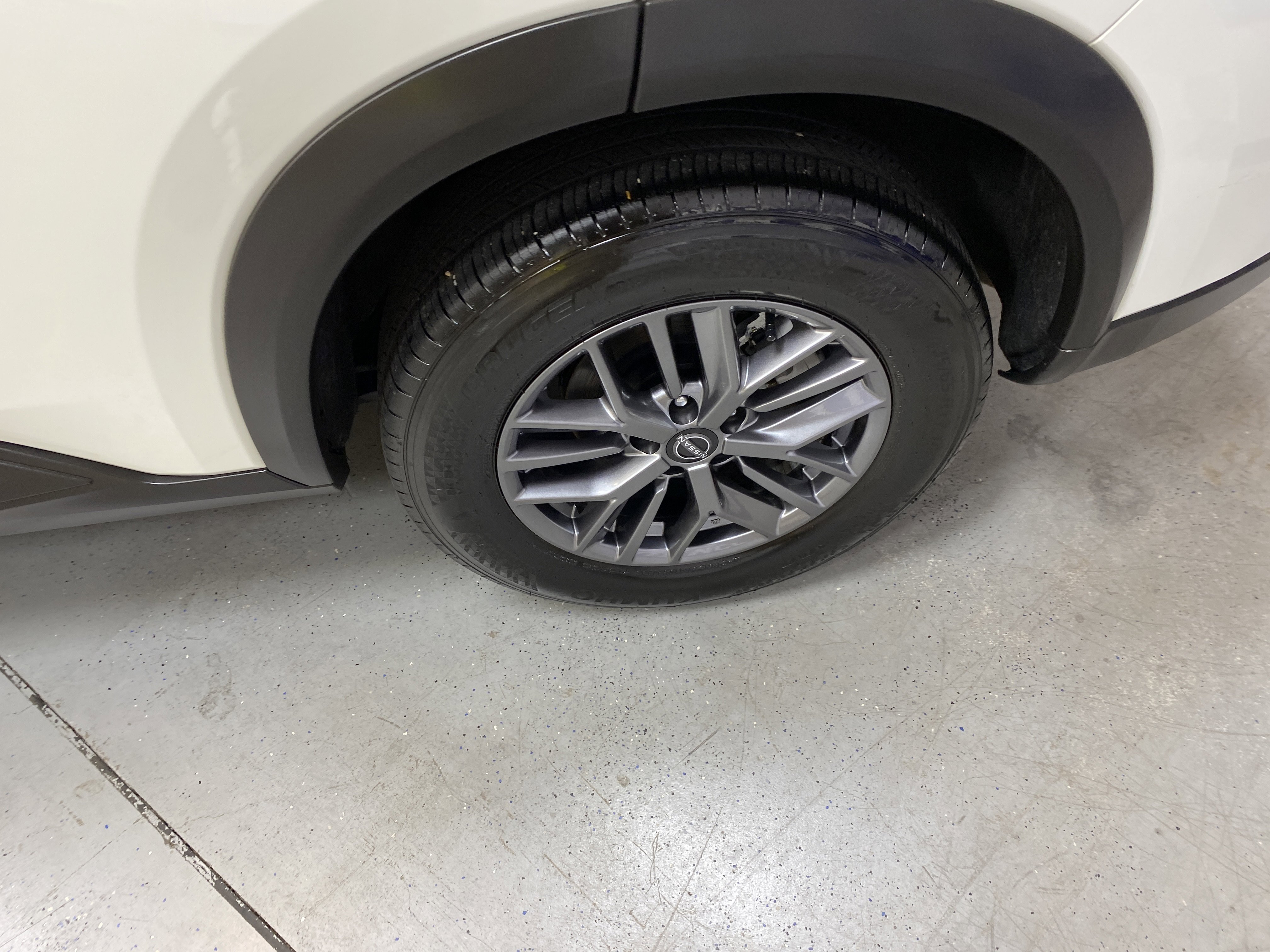 Used 2024 Nissan Rogue S image 12