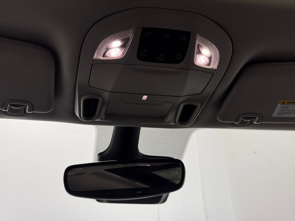 Used 2024 Chrysler Pacifica Limited FWD image 32