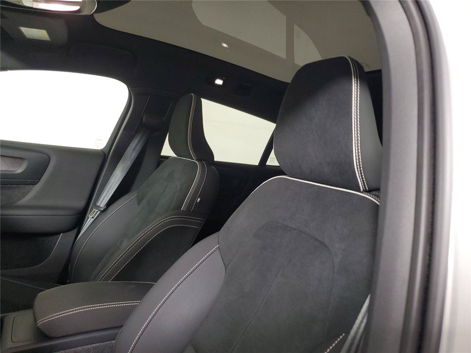 Certified 2024 Volvo C40 P8 Recharge Ultimate w/ Protection Package Premier RWD image 23