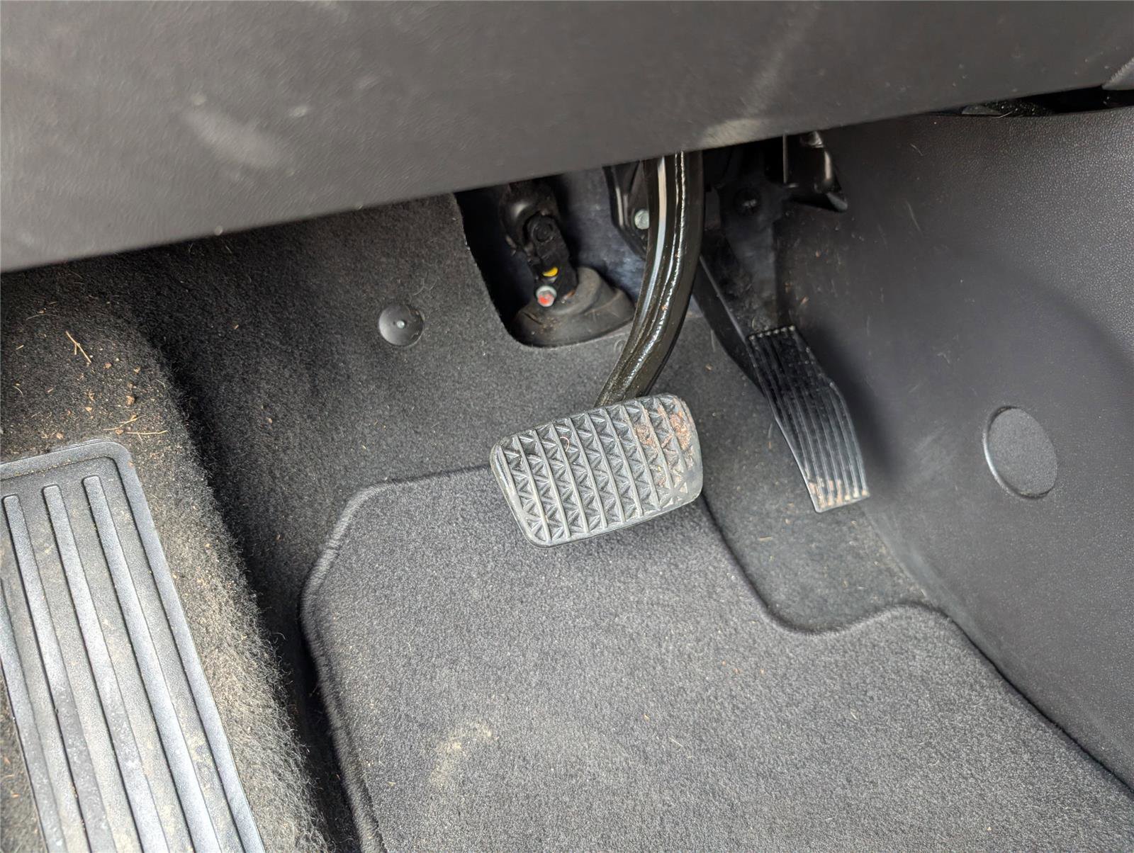 Used 2024 Chevrolet Equinox RS w/ RS Leather Package image 28