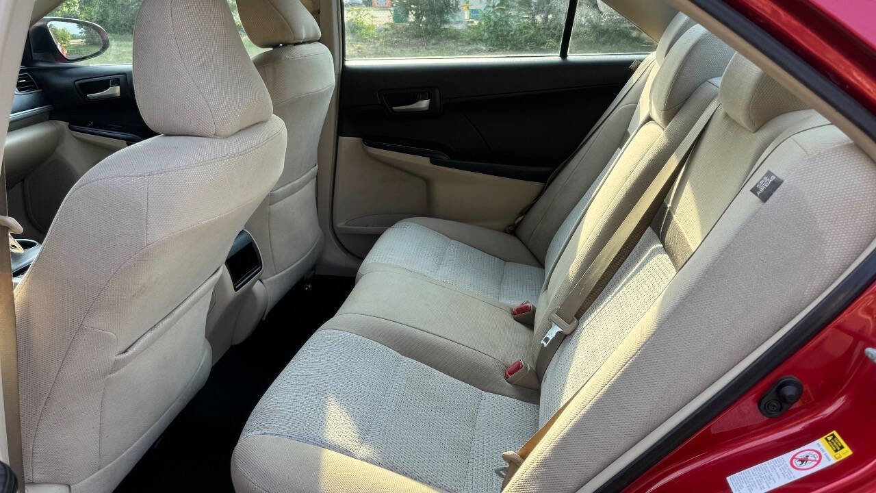 Used 2012 Toyota Camry LE FWD image 10