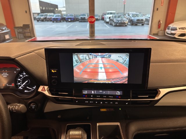 Certified 2025 Toyota Sienna XLE FWD image 21