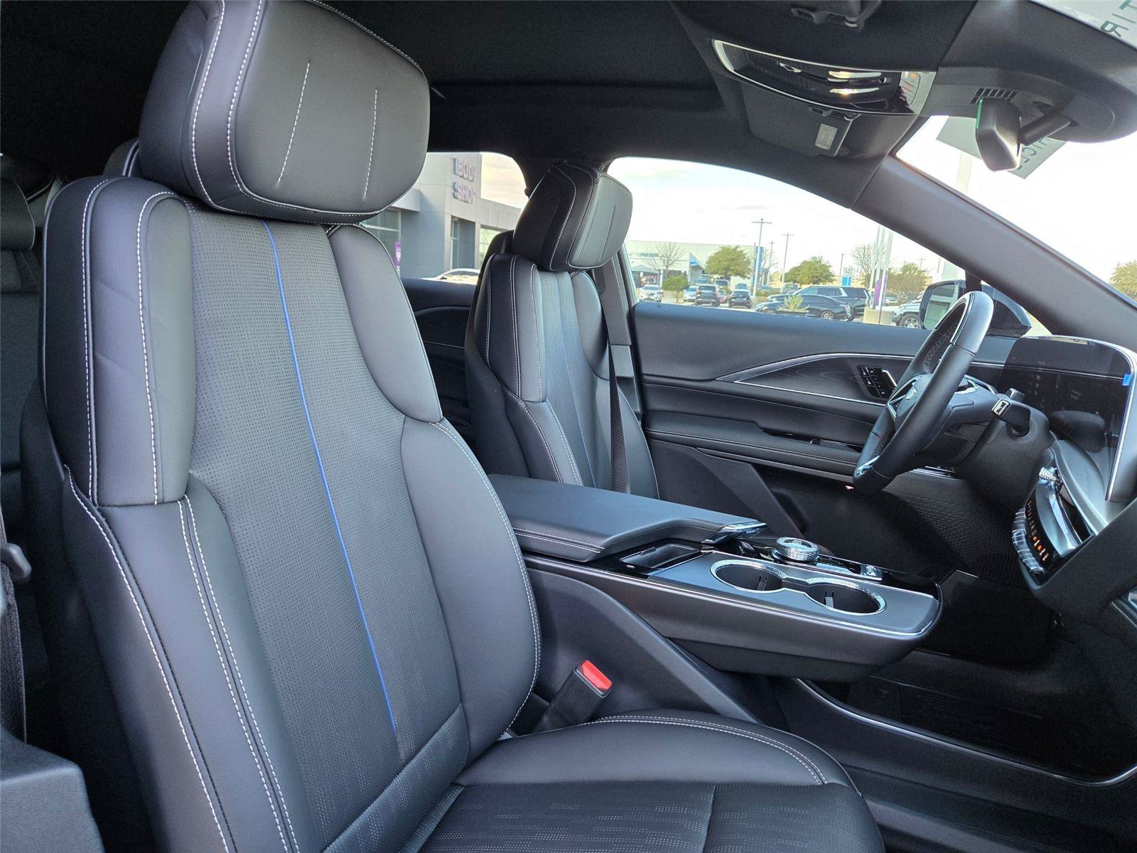 New 2026 Cadillac Lyriq Premium Luxury AWD/4WD image 29