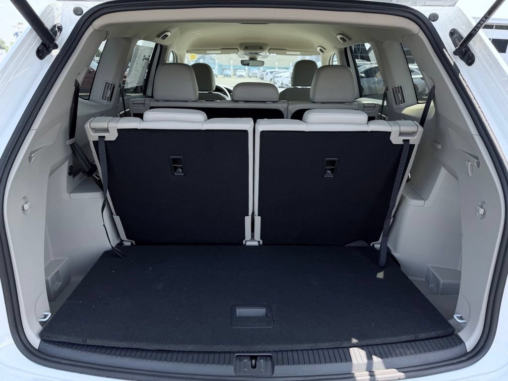 Used 2024 Volkswagen Atlas SE AWD/4WD image 10