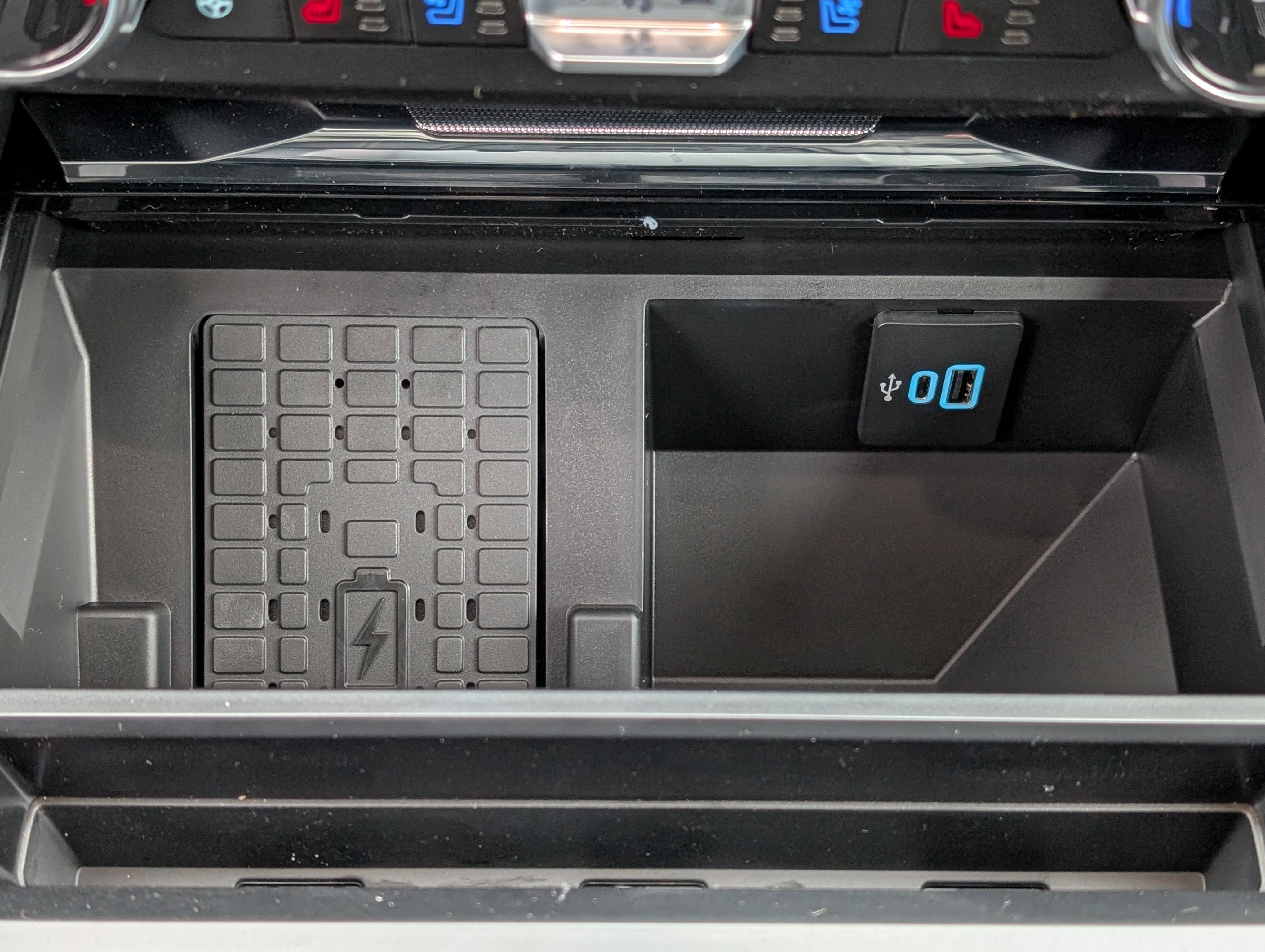 New 2026 Ford F250 Lariat w/ Chrome Package image 25