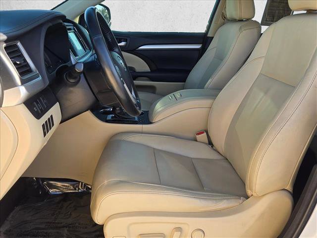 Used 2017 Toyota Highlander XLE image 18
