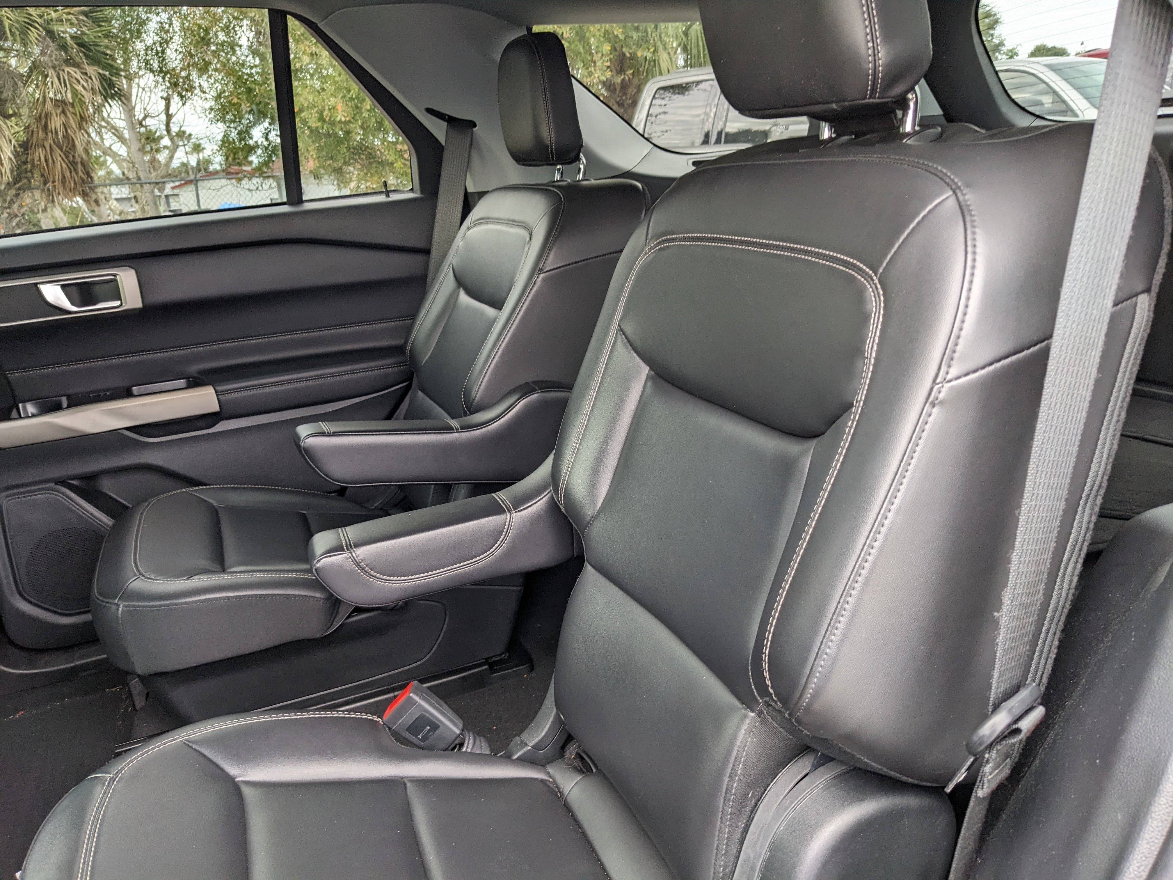 Certified 2022 Ford Explorer XLT w/ Equipment Group 202A image 19