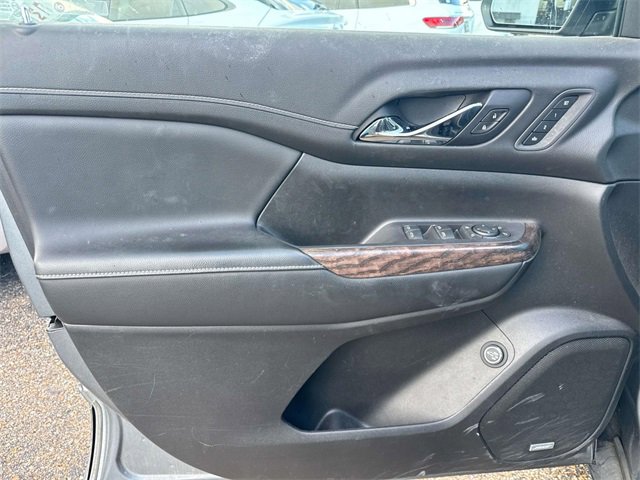 Used 2021 GMC Acadia Denali w/ Denali Technology Package image 25