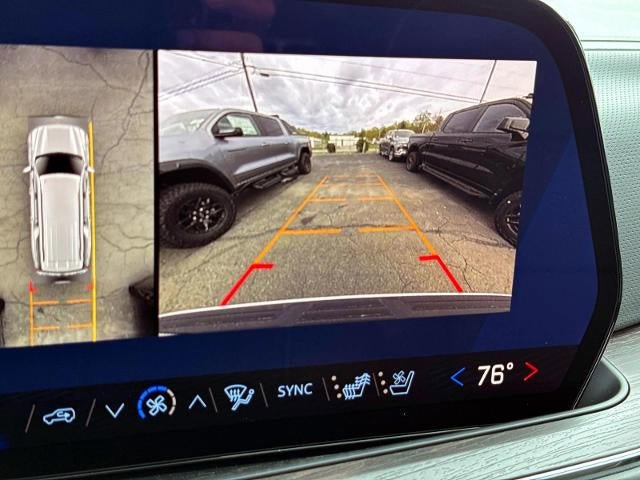 New 2026 Chevrolet Suburban Premier w/ Sun And Tow Package AWD/4WD image 20