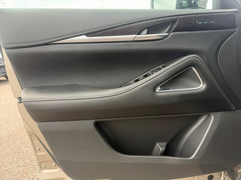 Used 2023 INFINITI QX60 Sensory AWD/4WD image 15