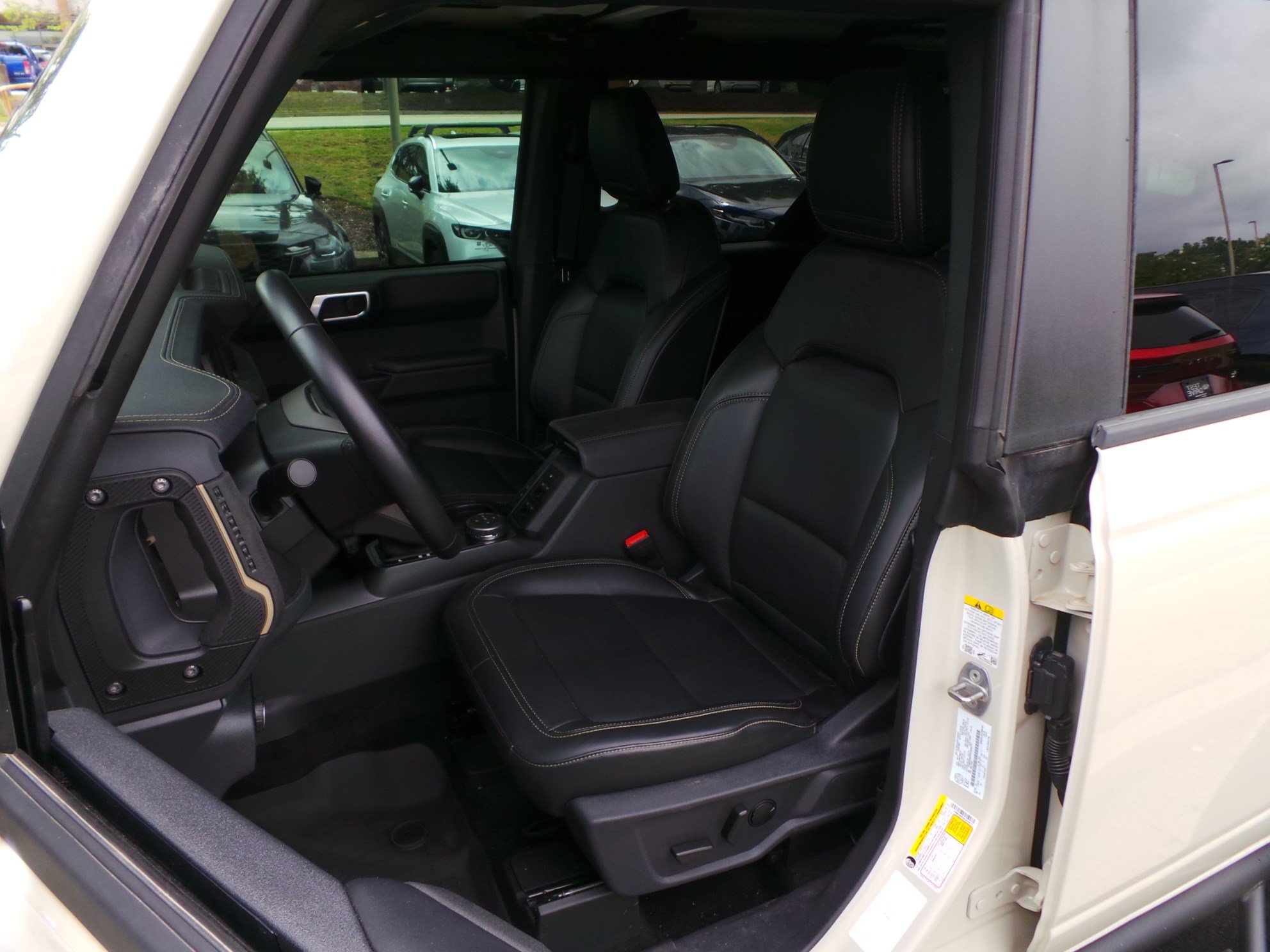 Used 2025 Ford Bronco Badlands AWD/4WD image 8