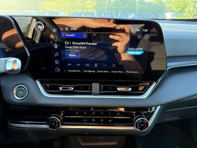 Used 2026 Chevrolet Equinox LT w/ LPO, Floor Liner Package FWD image 19