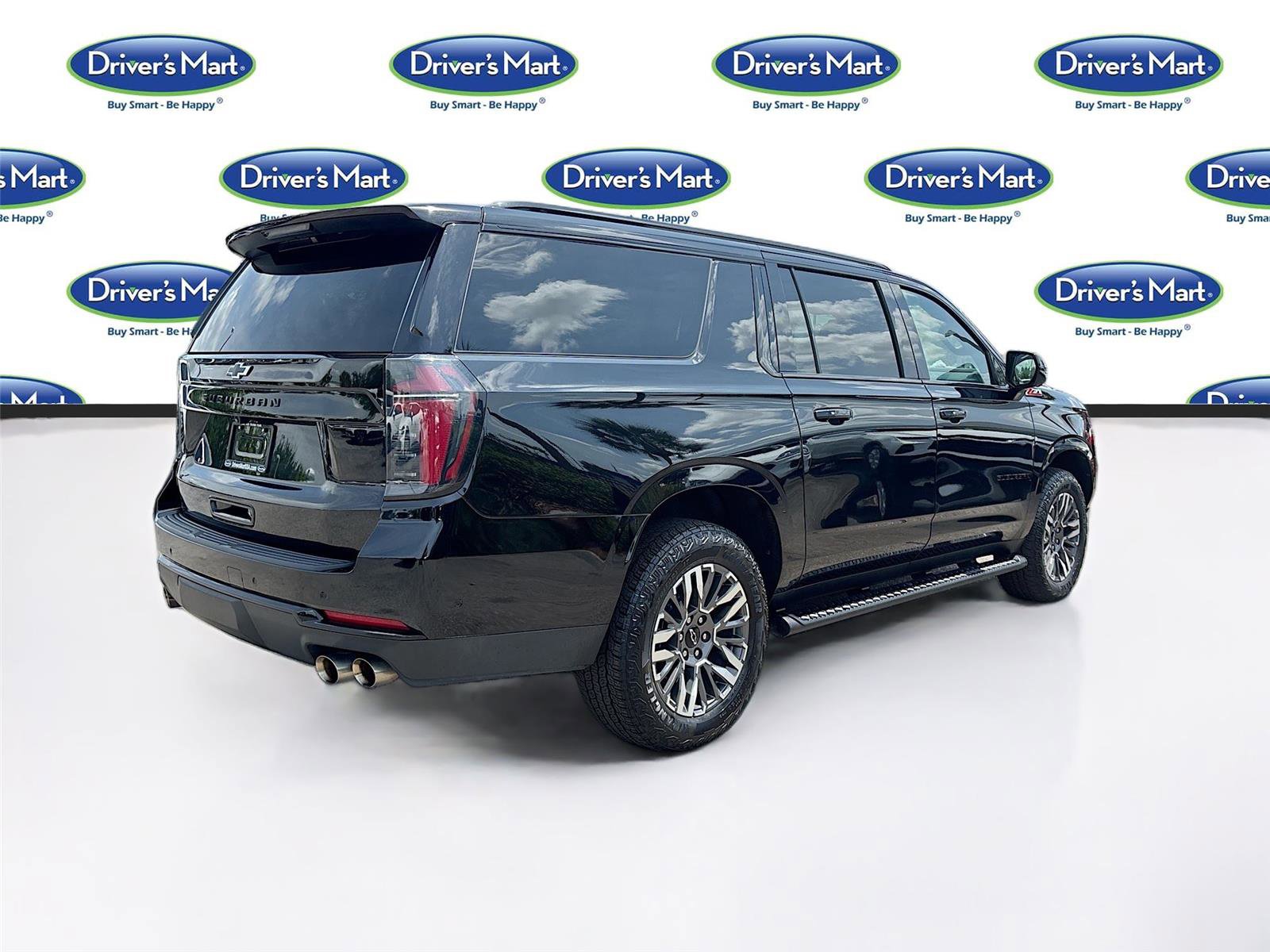 Used 2025 Chevrolet Suburban Z71 AWD/4WD image 7