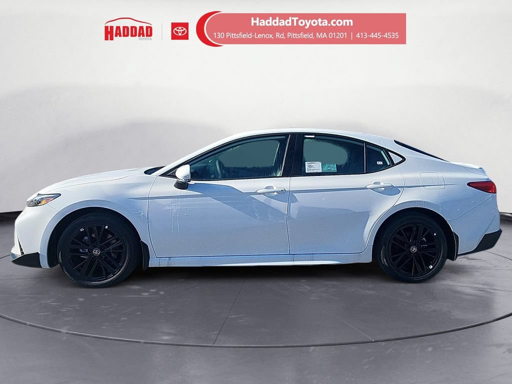 Used 2025 Toyota Camry SE AWD/4WD image 2