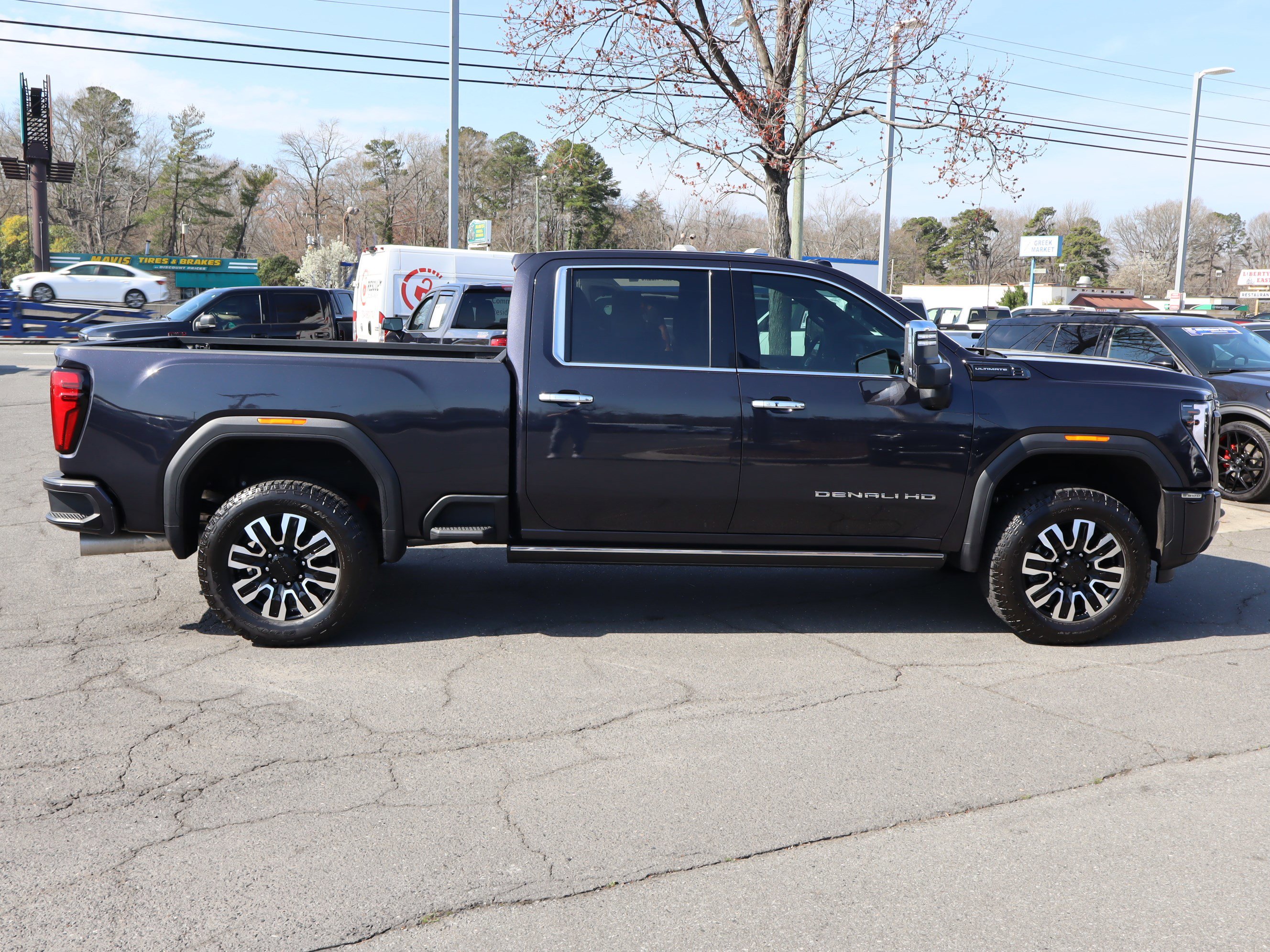 Used 2025 GMC Sierra 2500 Denali Ultimate w/ Max Trailering Package image 12