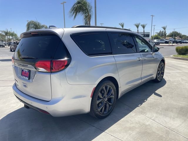 Used 2018 Chrysler Pacifica Touring-L Plus FWD image 8