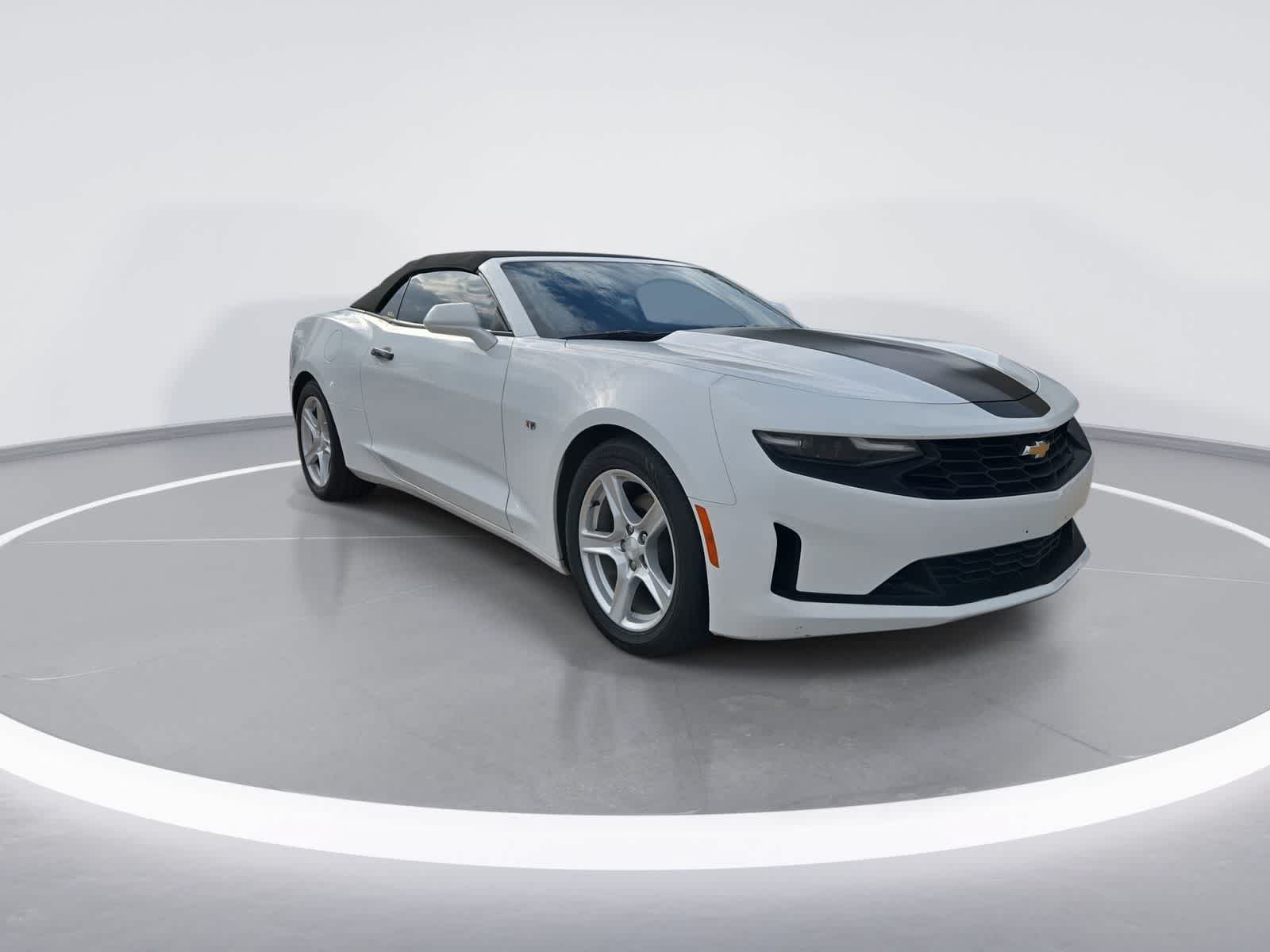 Used 2023 Chevrolet Camaro LT RWD image 2