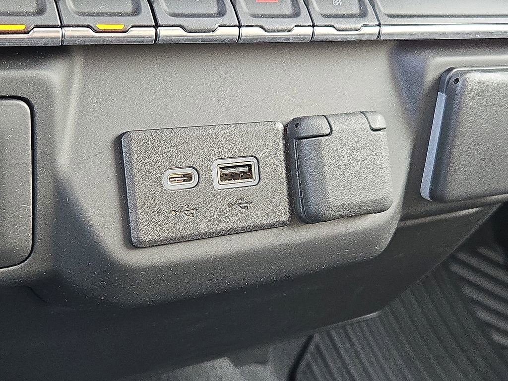 Used 2022 Chevrolet Silverado 1500 Custom image 29