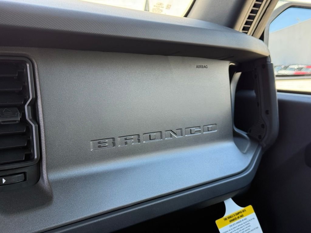New 2026 Ford Bronco Badlands w/ Sasquatch Package AWD/4WD image 9