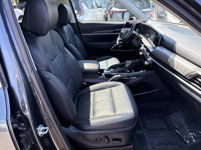 Used 2023 Kia Telluride EX w/ EX Captain's Chair Package FWD image 9