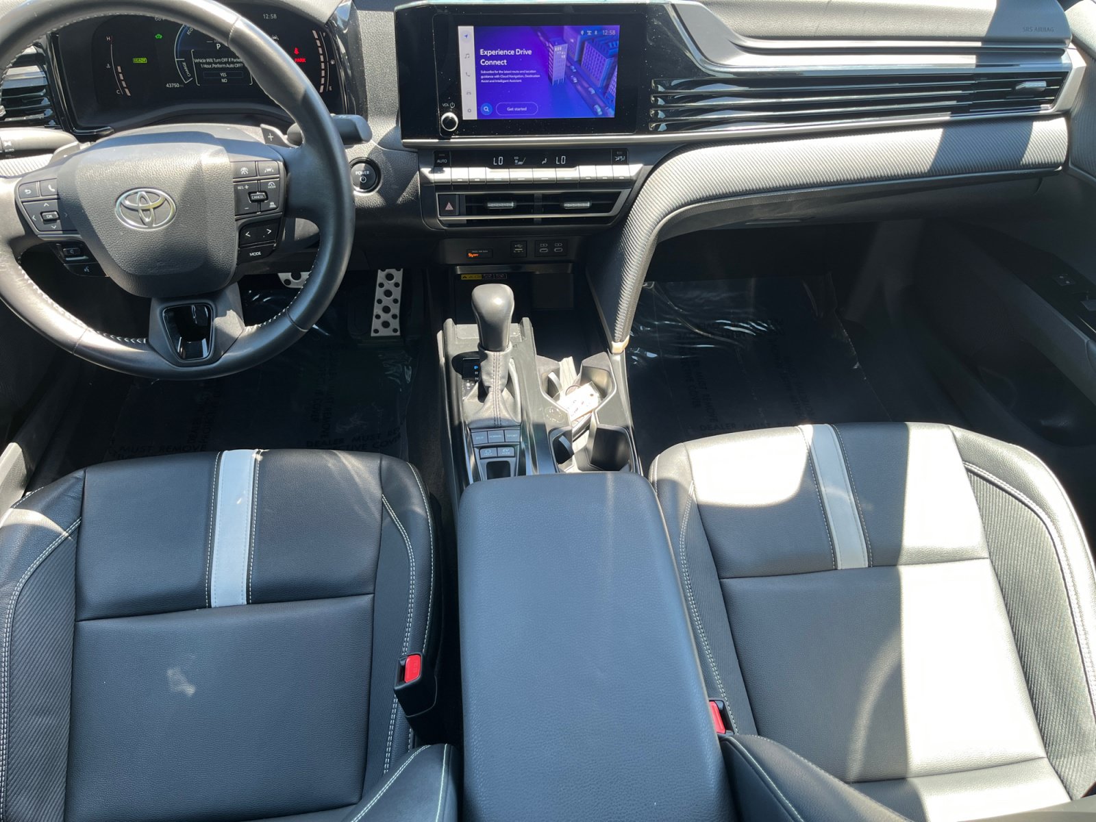 Used 2025 Toyota Camry SE FWD image 23