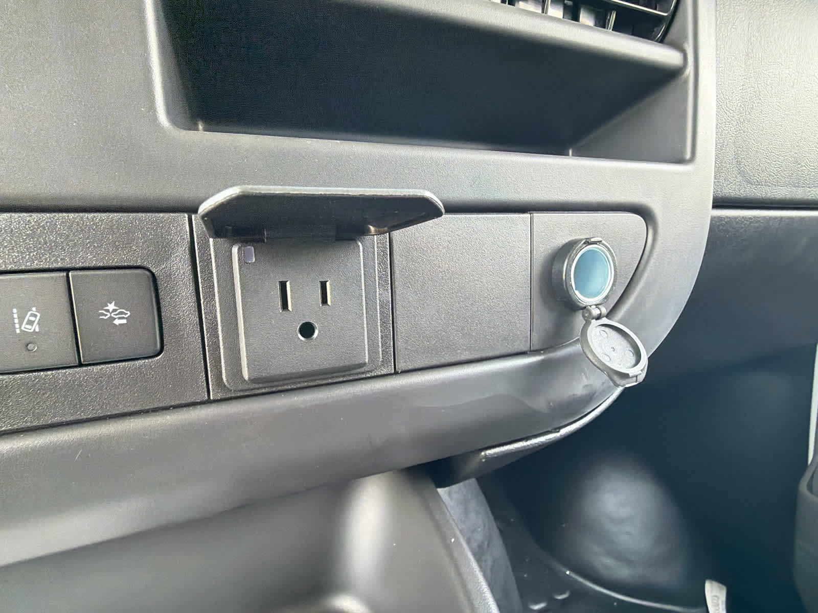 New 2025 GMC Savana 2500 w/ Driver Convenience Package RWD image 27