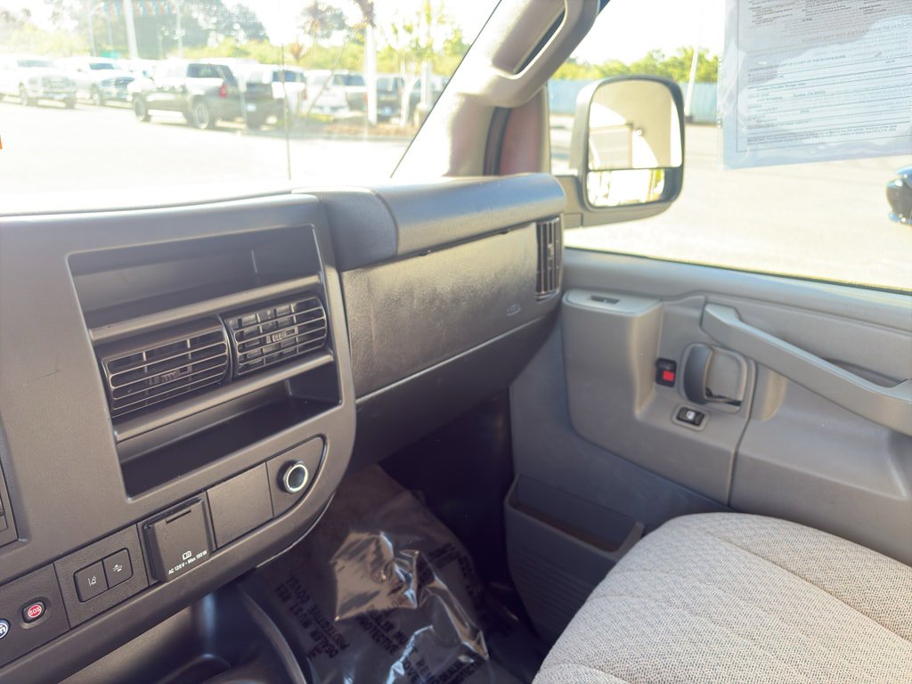Used 2019 Chevrolet Express 3500 LT w/ LT Preferred Equipment Group RWD image 13