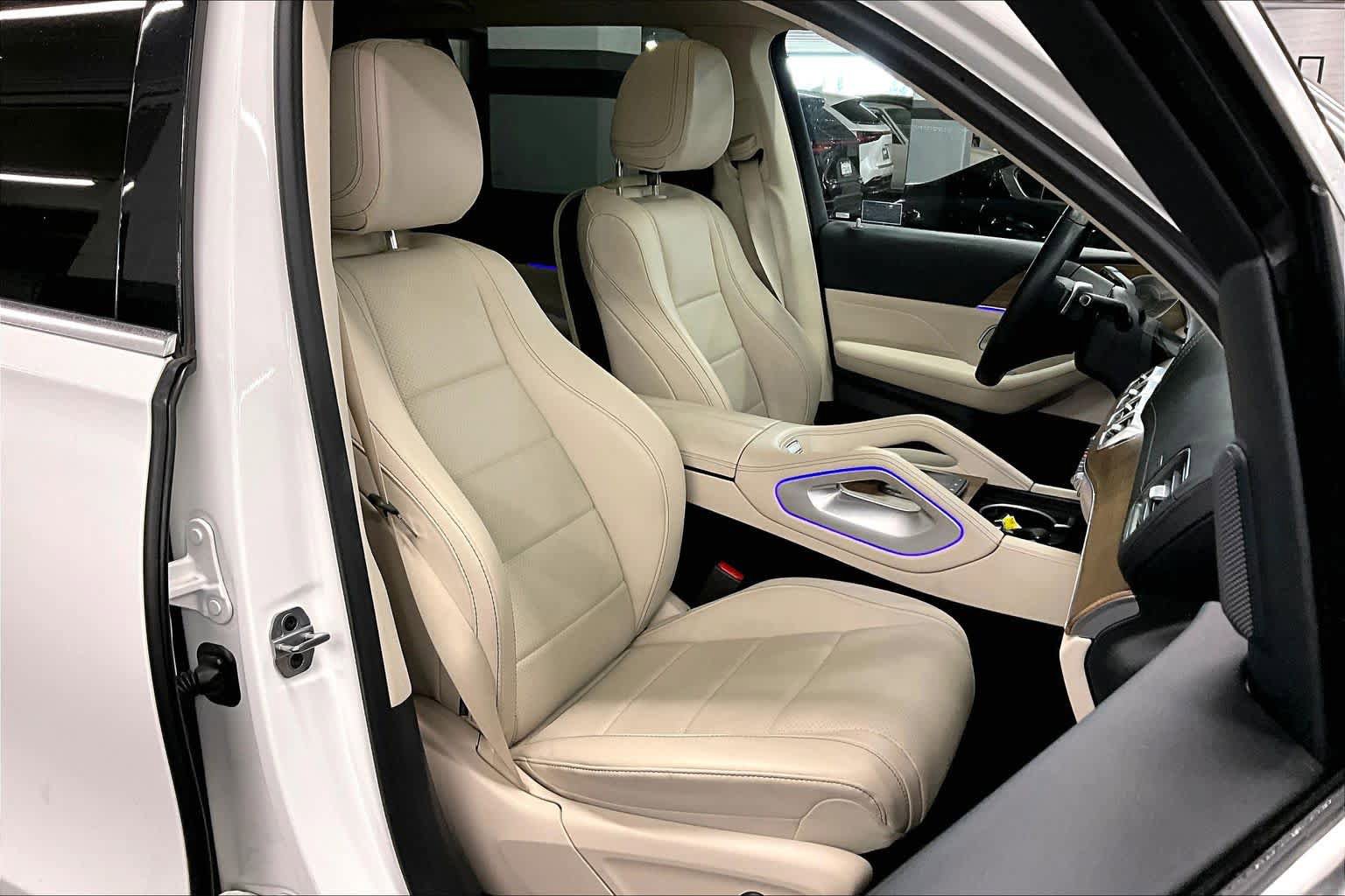 Used 2024 Mercedes-Benz GLS 450 4MATIC image 8