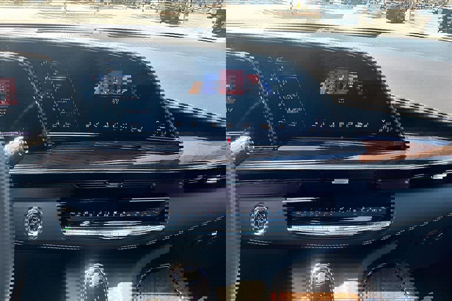 Used 2023 Cadillac Escalade Premium Luxury Platinum image 15