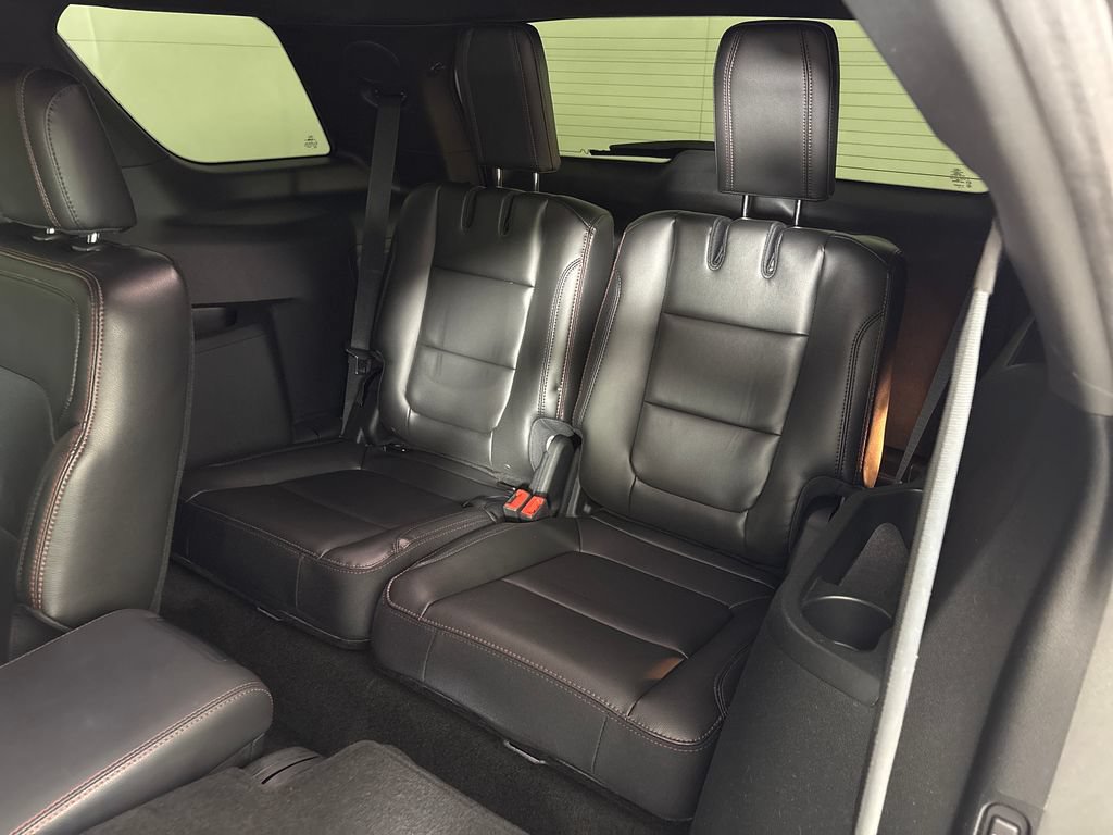 Used 2018 Ford Explorer Sport w/ Ford Safe & Smart Package AWD/4WD image 32