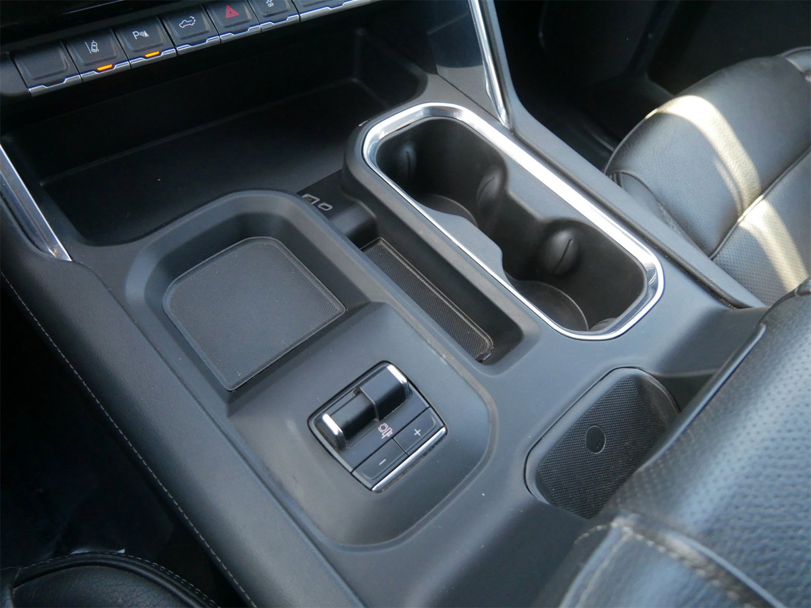 Used 2024 GMC Sierra 2500 Denali w/ Denali Reserve Package image 18