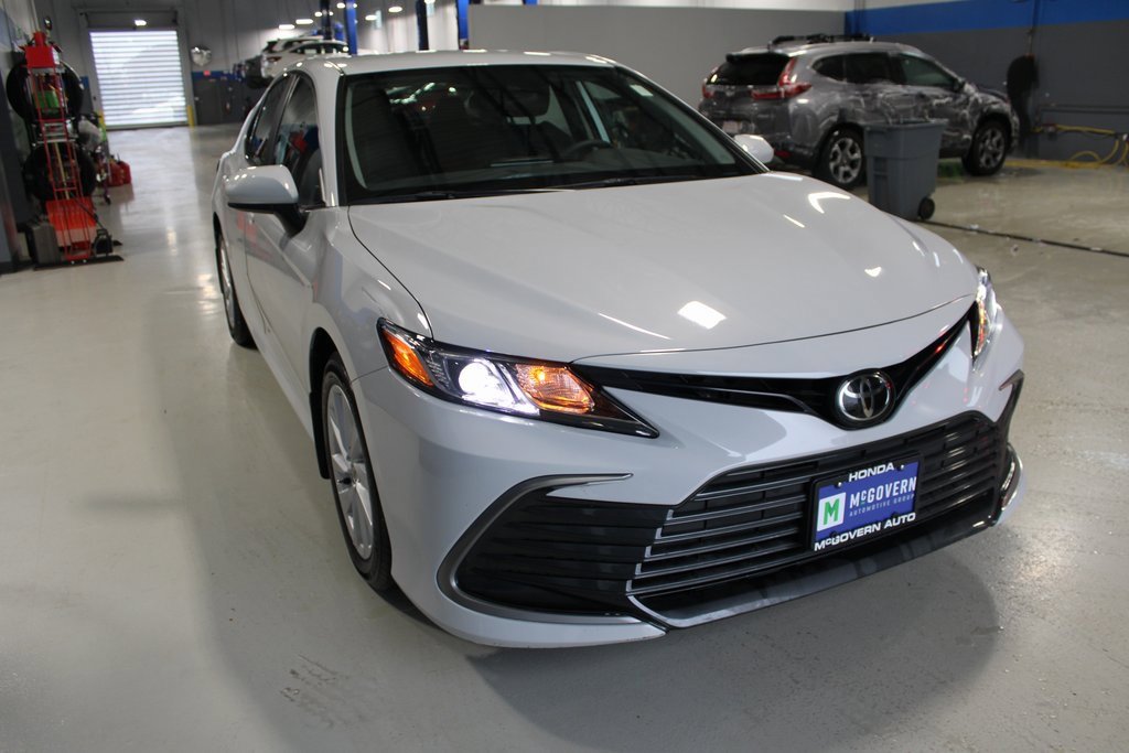 Used 2023 Toyota Camry LE image 4
