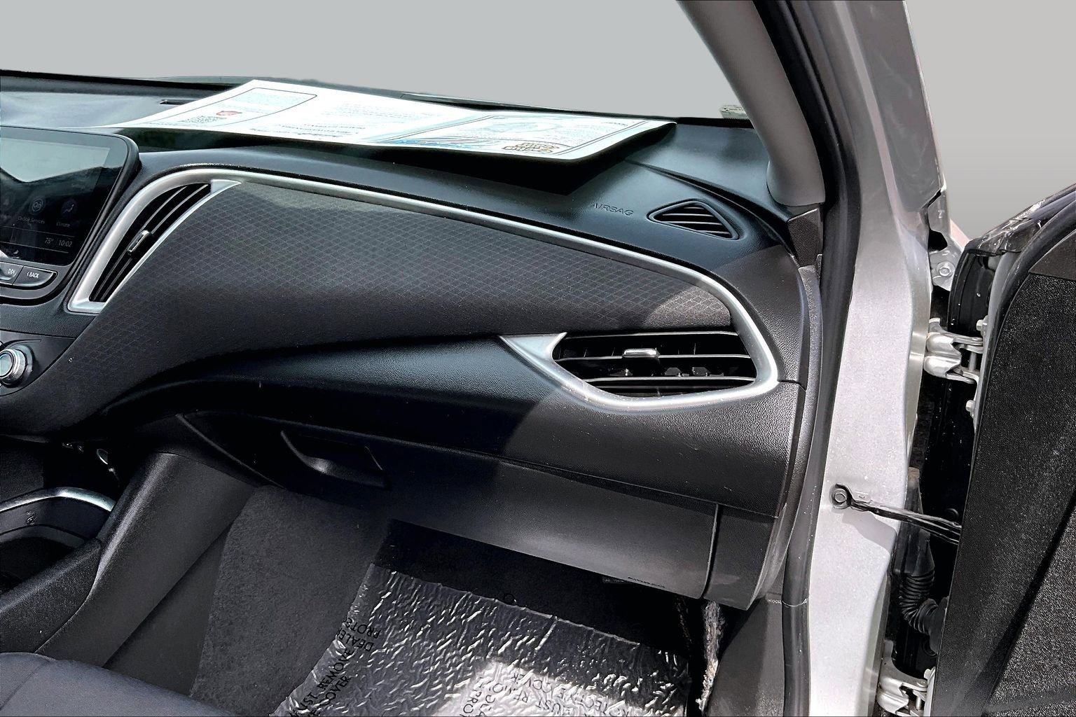 Used 2022 Chevrolet Malibu LT FWD image 15