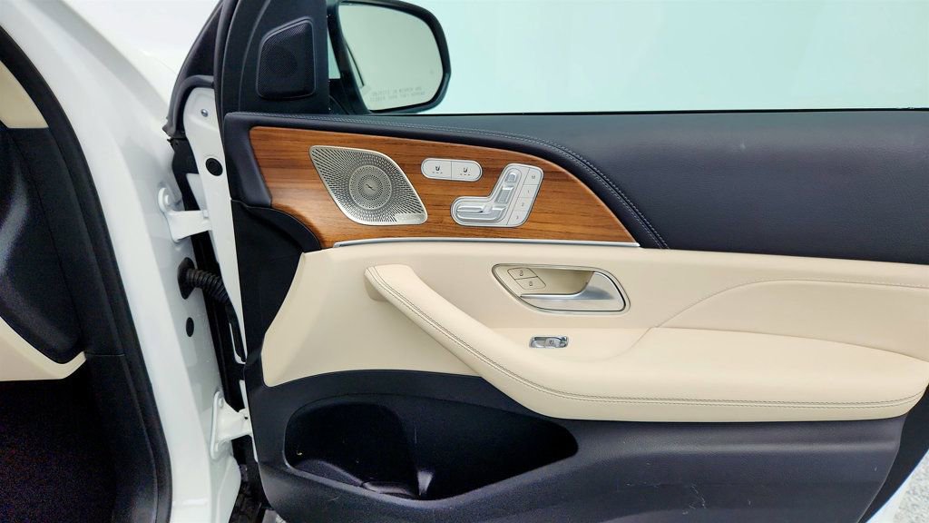 Used 2024 Mercedes-Benz GLS 450 4MATIC image 26