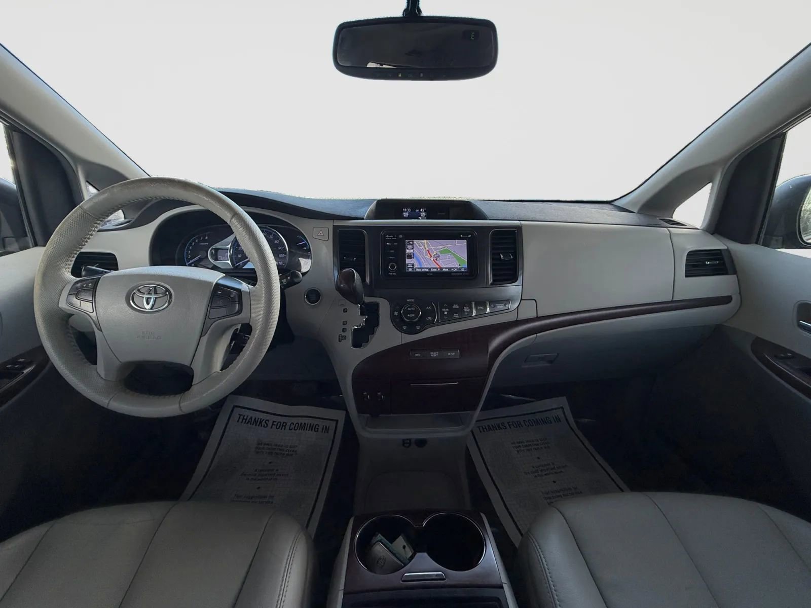 Used 2013 Toyota Sienna XLE image 21