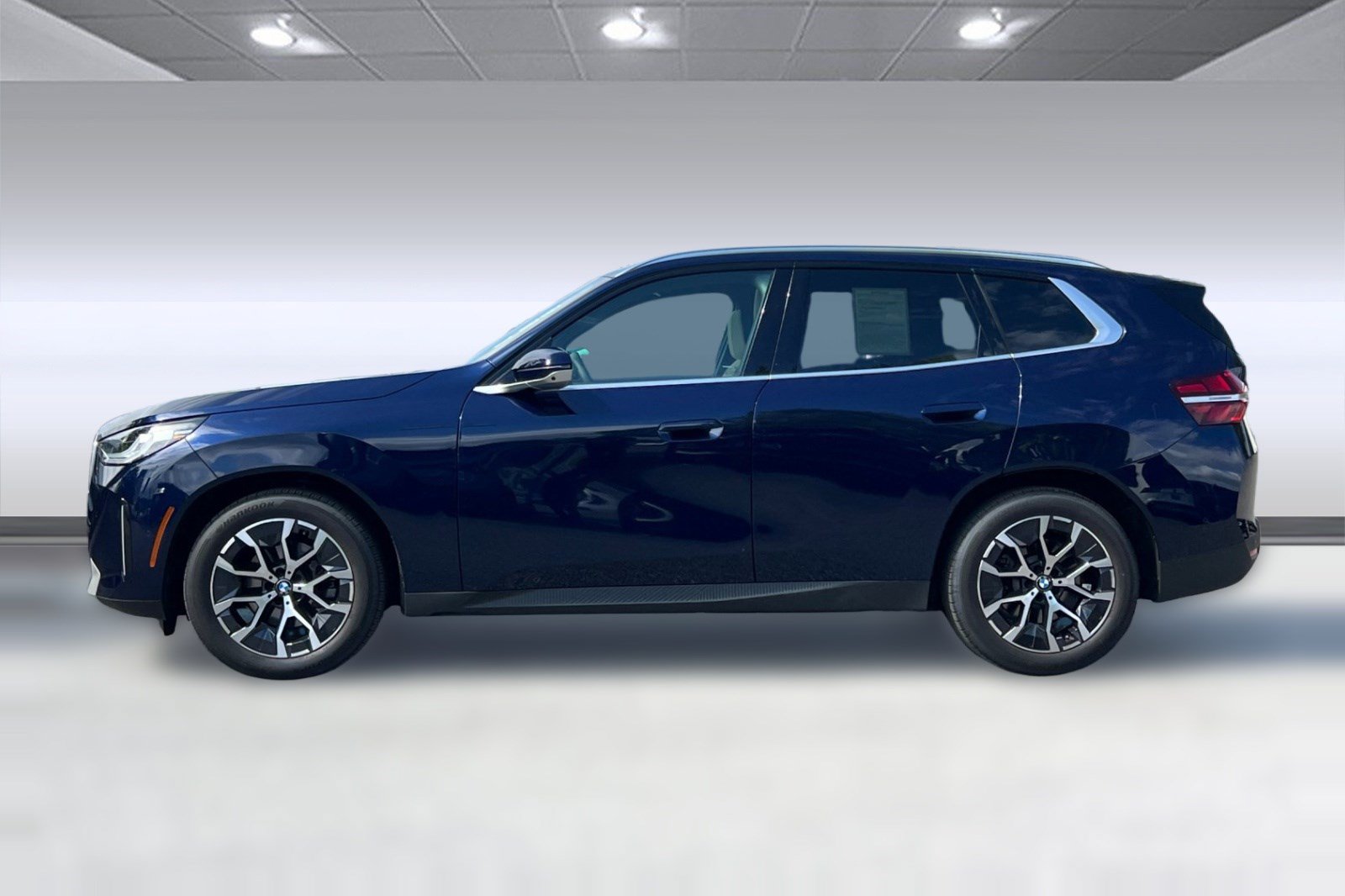Used 2026 BMW X3 xDrive30i w/ Premium Package AWD/4WD image 2