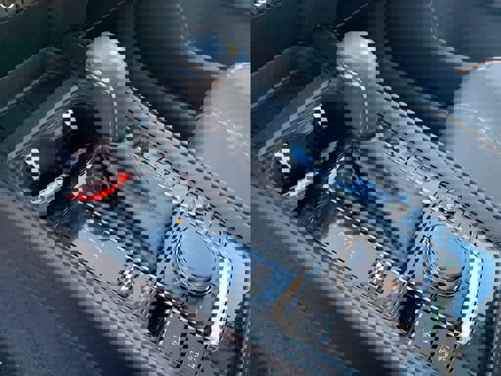 Used 2025 MAZDA CX-50 AWD 2.5 Hybrid w/ Premium Pkg image 14