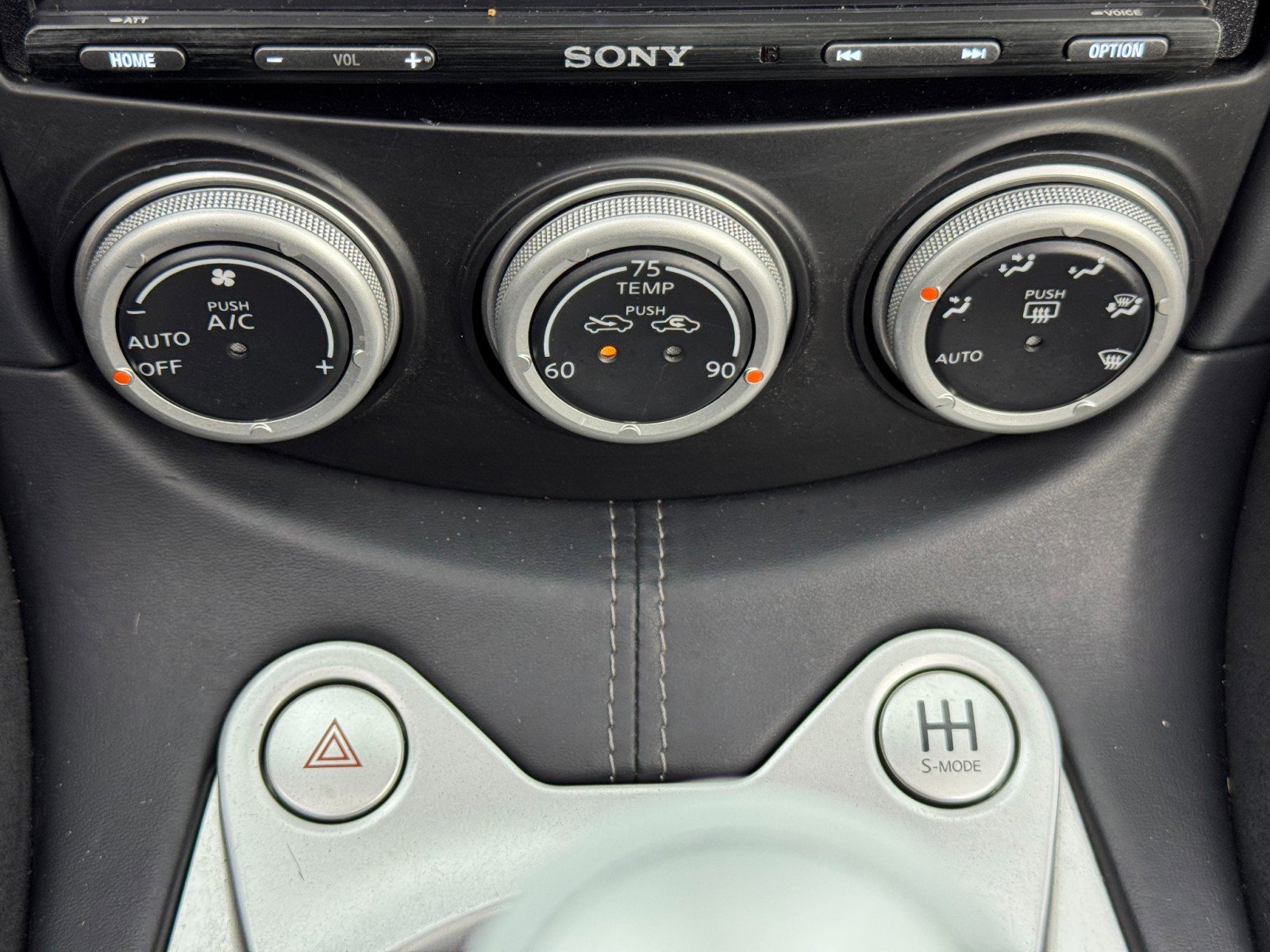 Used 2014 Nissan 370Z Touring w/ Sport Package image 27