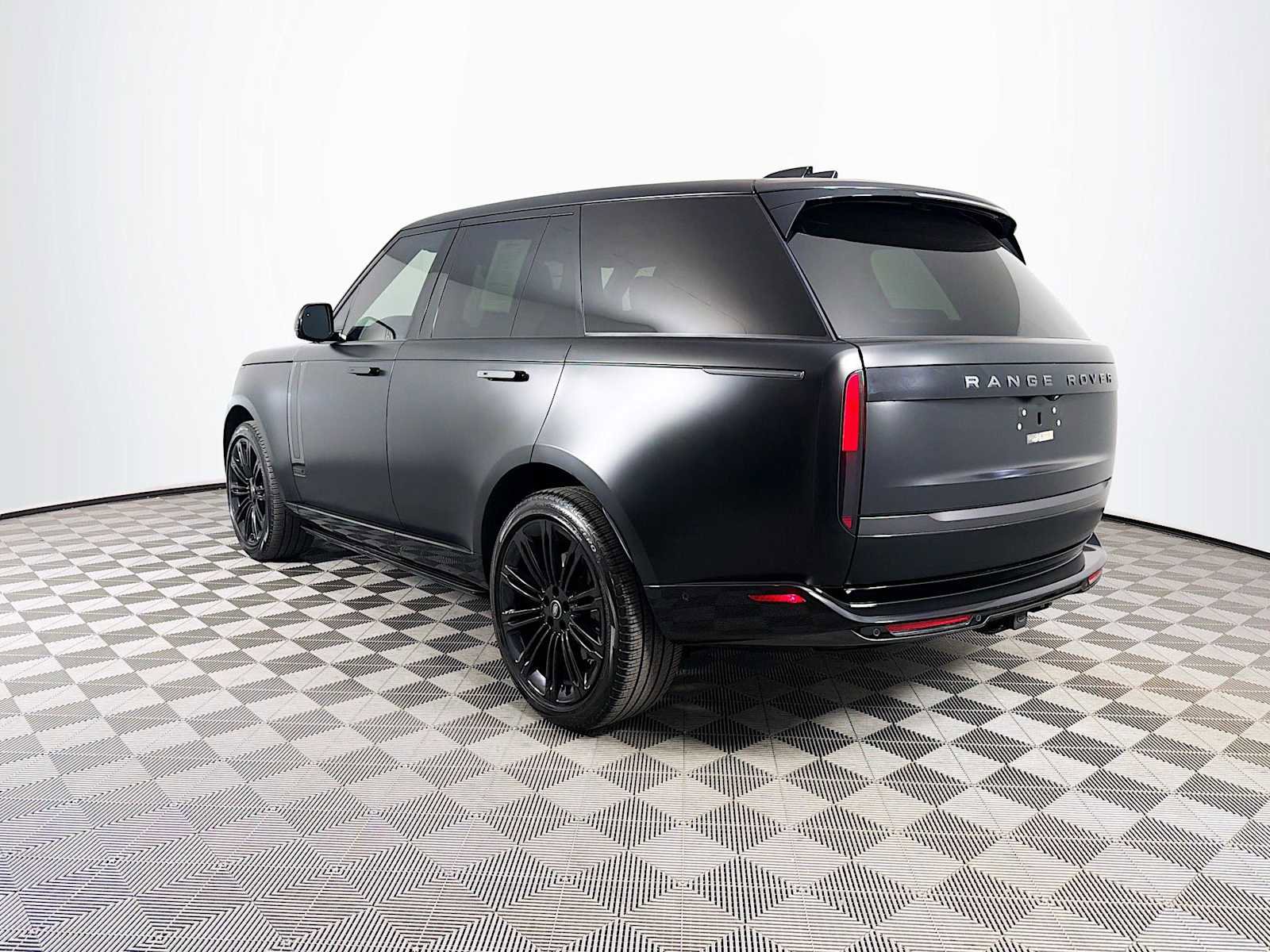 Used 2023 Land Rover Range Rover Autobiography AWD/4WD image 7