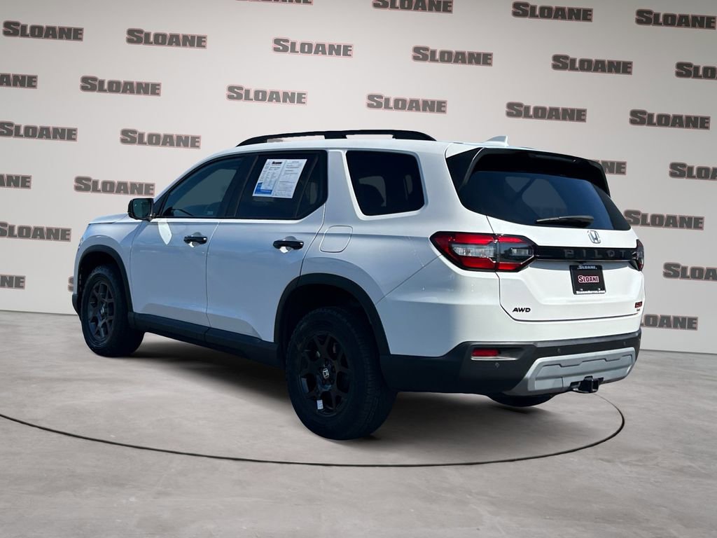 Used 2023 Honda Pilot TrailSport image 3