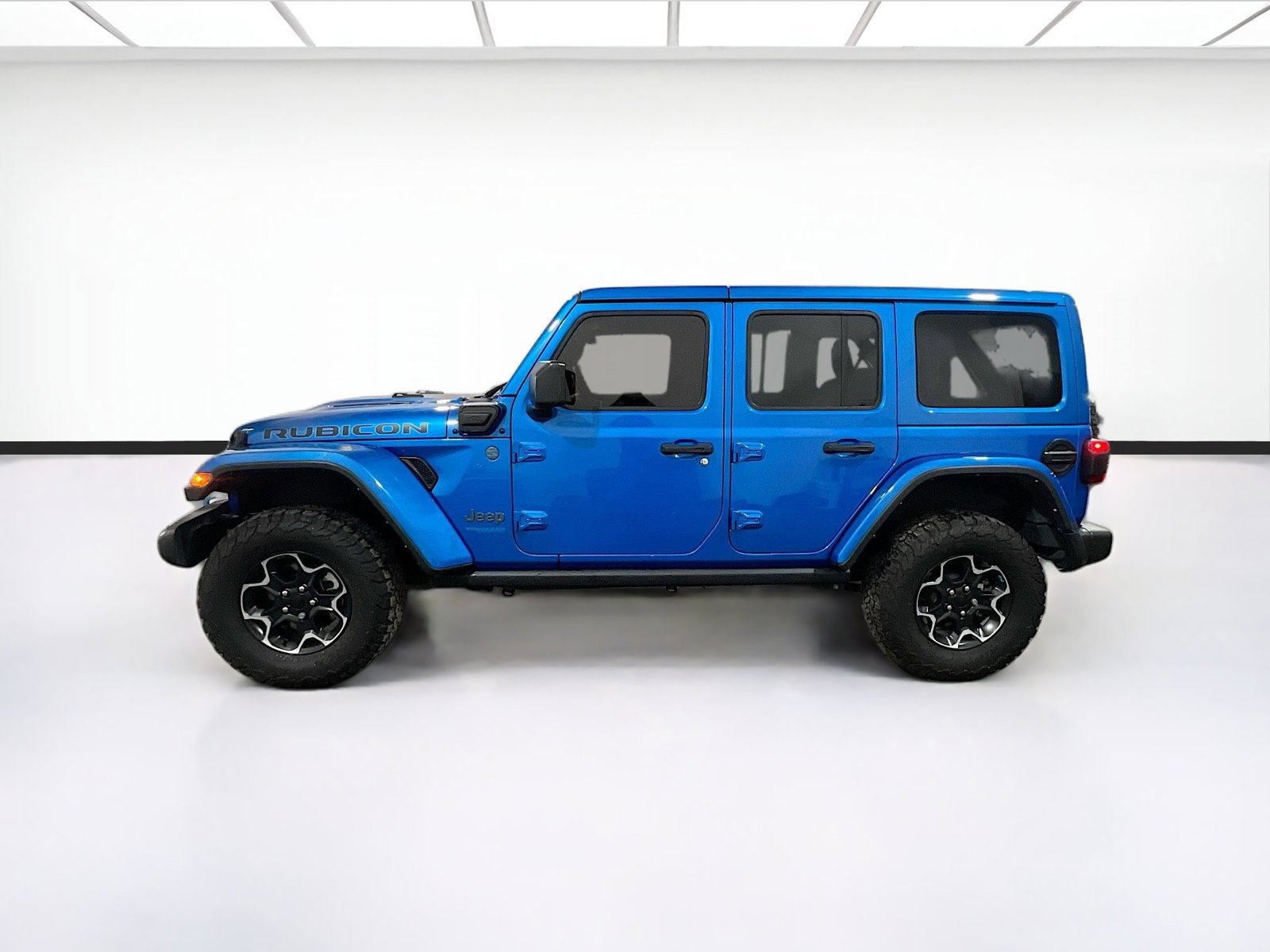 Used 2022 Jeep Wrangler Unlimited Rubicon 4xe w/ Cold Weather Group AWD/4WD image 22
