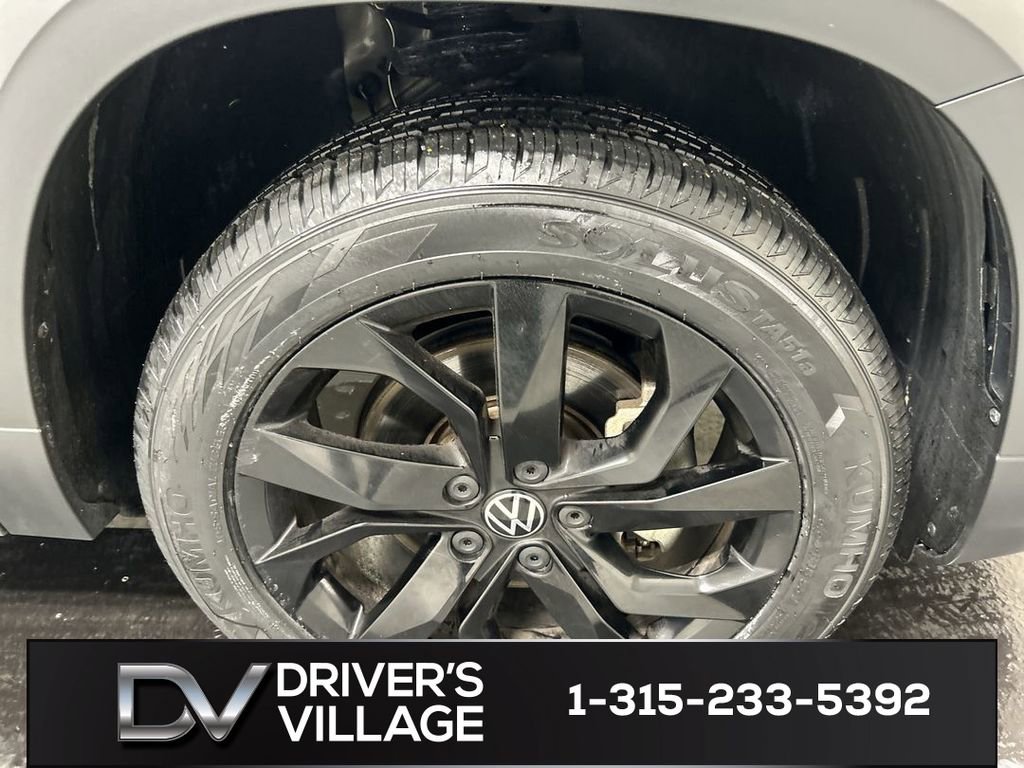 Certified 2022 Volkswagen Taos SE AWD/4WD image 8