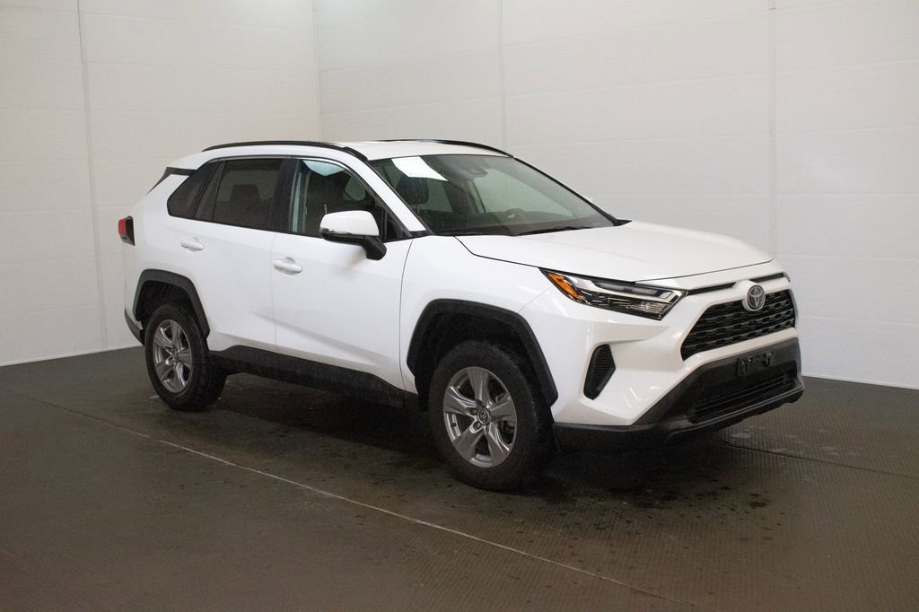 Used 2024 Toyota RAV4 XLE AWD/4WD image 1