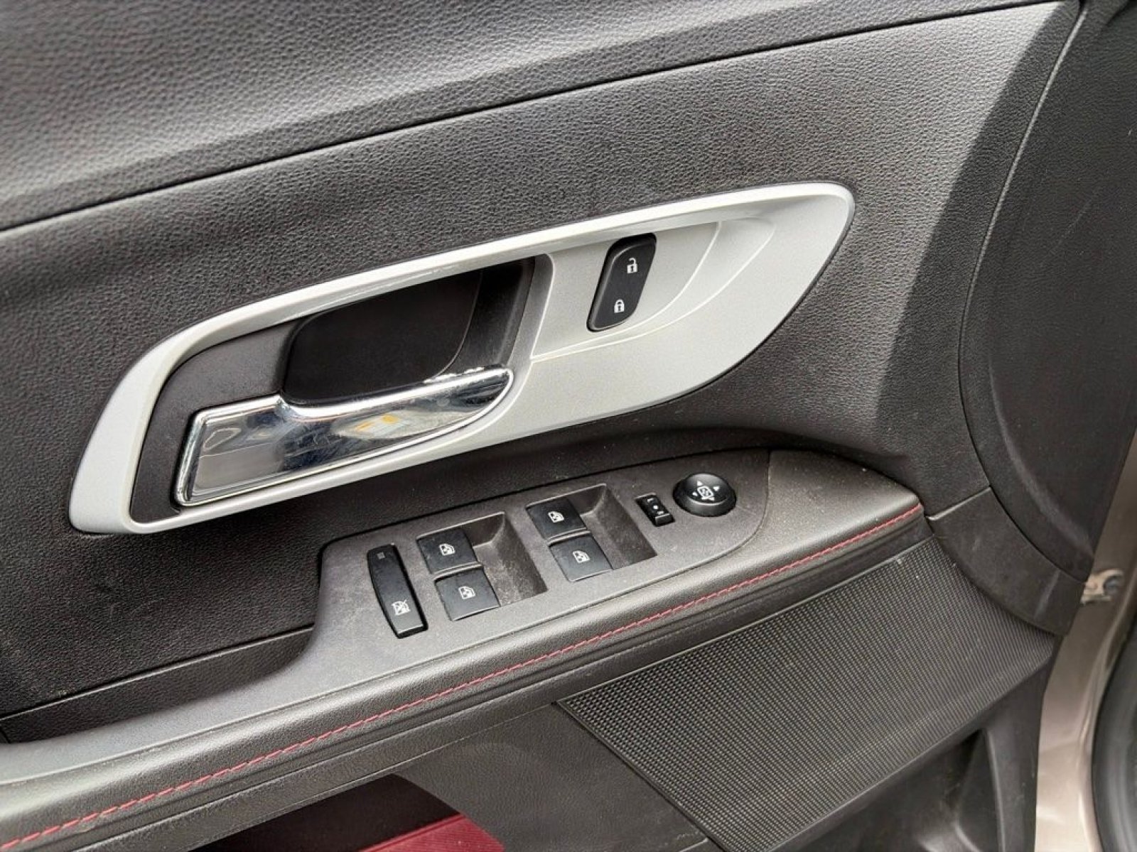 Used 2012 Chevrolet Equinox LT w/ Driver Convenience Package FWD image 12