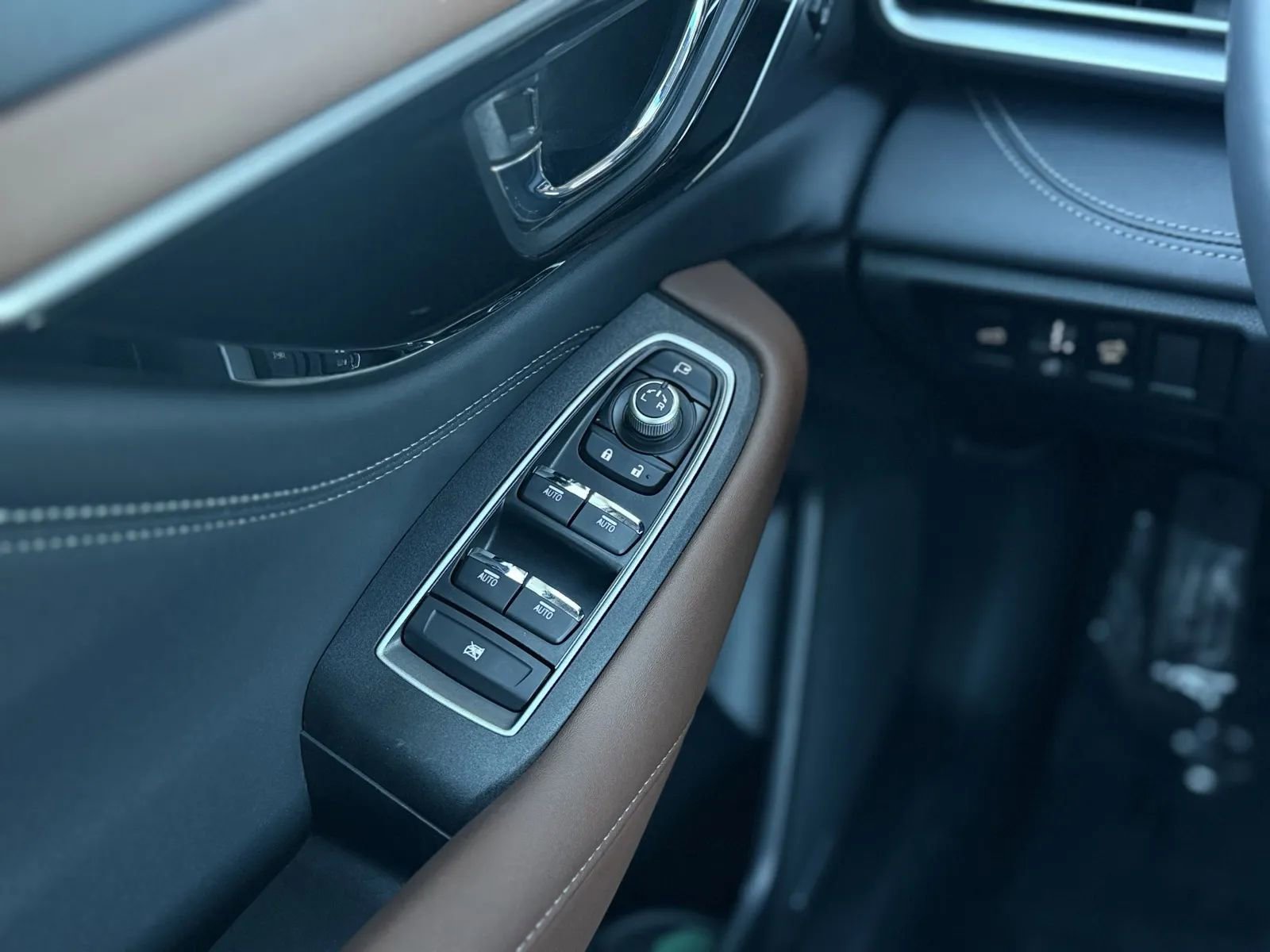 Used 2022 Subaru Outback Touring w/ Popular Package #2 image 26