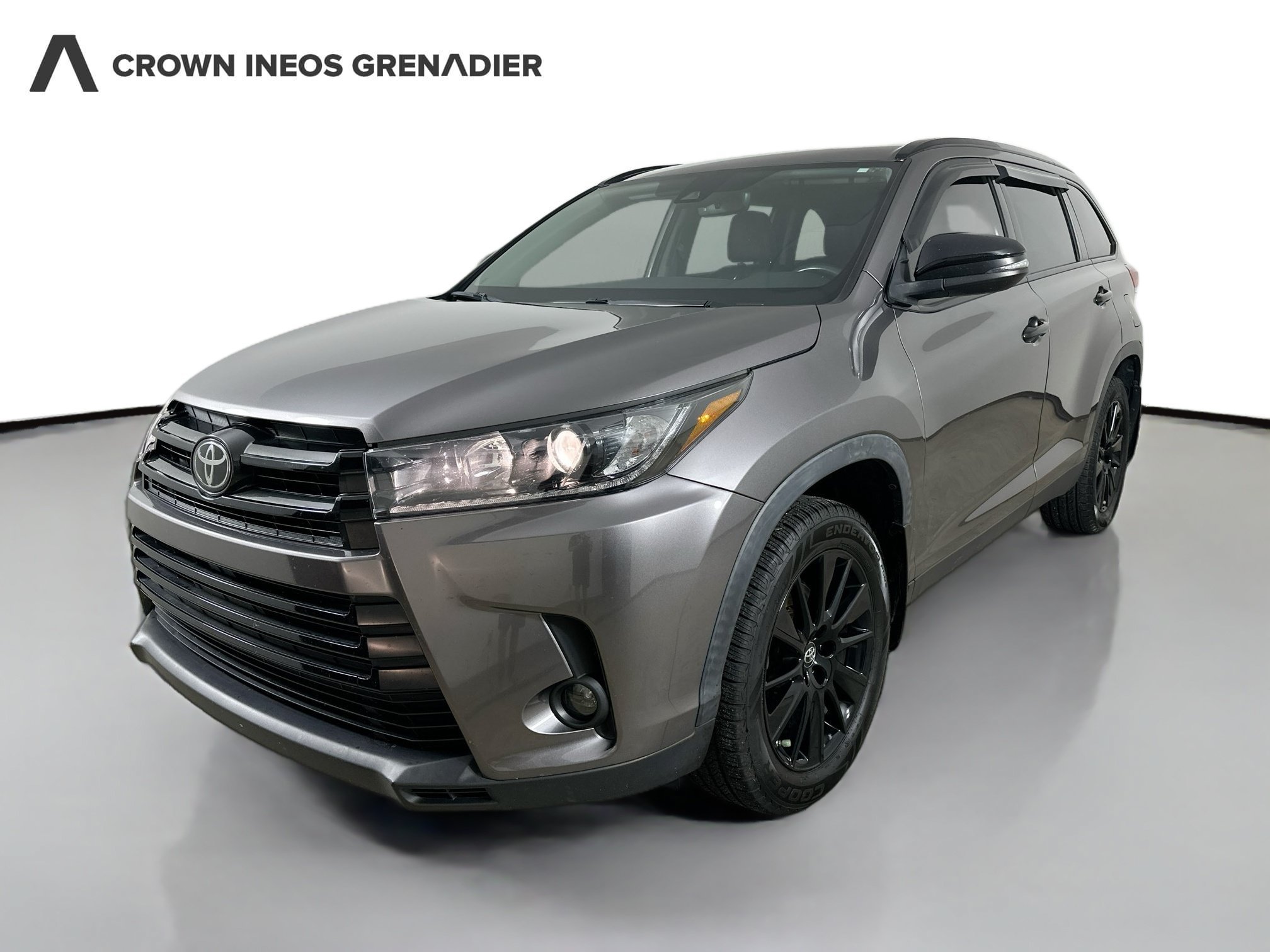 Used 2019 Toyota Highlander SE w/ Nightshade Edition