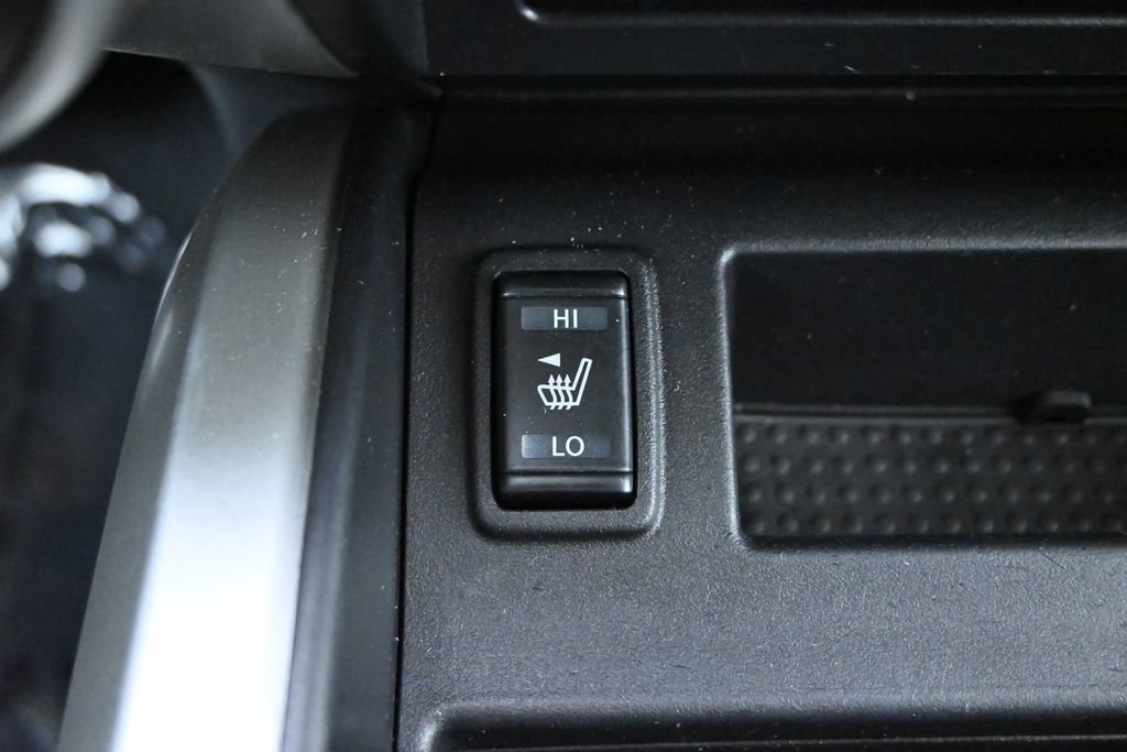 Used 2021 Nissan Titan SV w/ SV Convenience Package AWD/4WD image 32
