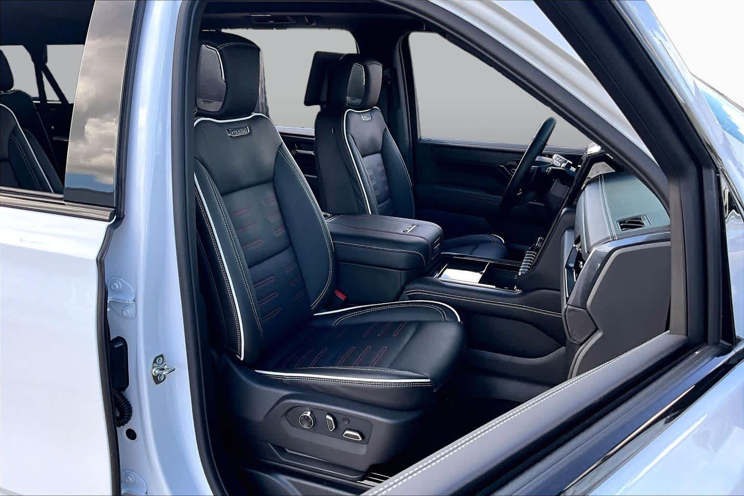 Used 2026 GMC Yukon XL AT4 Ultimate AWD/4WD image 9