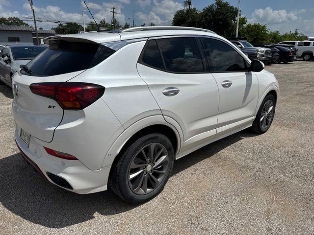 Used 2020 Buick Encore GX Essence w/ Experience Buick Package FWD image 4