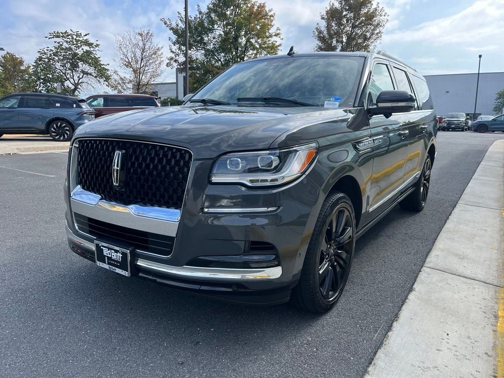 Certified 2023 Lincoln Navigator L Black Label AWD/4WD image 3